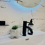 Tomei Apartment
